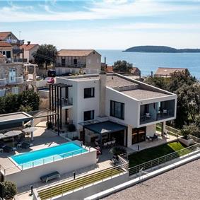 4 bedroom villa with pool and sea views near Dubrovnik sleeps 8